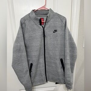 Nike Men's Heather Gray Lightweight Jacket